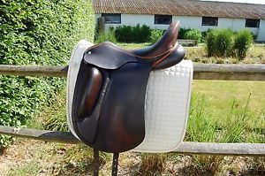 Custom Saddlery Wolfgang Constanze dressage saddle 17,5" M/W - W