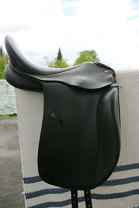 Thornhill Germania Klasse Dressage Saddle 17.5" One Year Old! Lightly used!