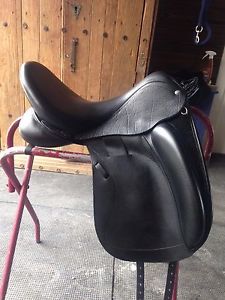 Custom Saddlery 17.5 Wolfgang Solo Dressage Saddle