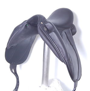 17.5" DEVOUCOUX MAKILA LAB SADDLE (S17011479) FULL BUFFALO, DEMO CONDITION - XVD