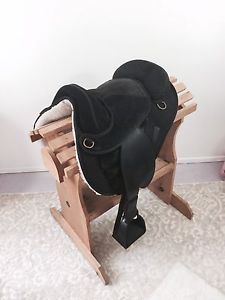 Torsion Italian Leather 15.5 Inch Treeless Fleece Cover Endurance Horse Saddle