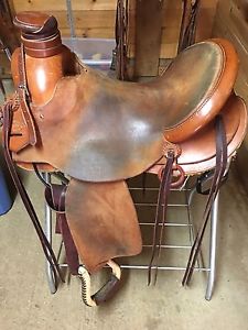 Frecker Wade western Saddle 15.5