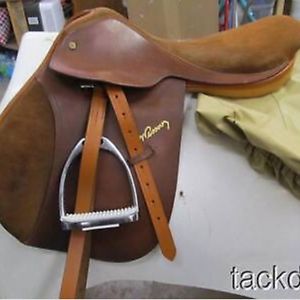 17 1/2" Lightly used close contact Pessoa saddle w/ leathers